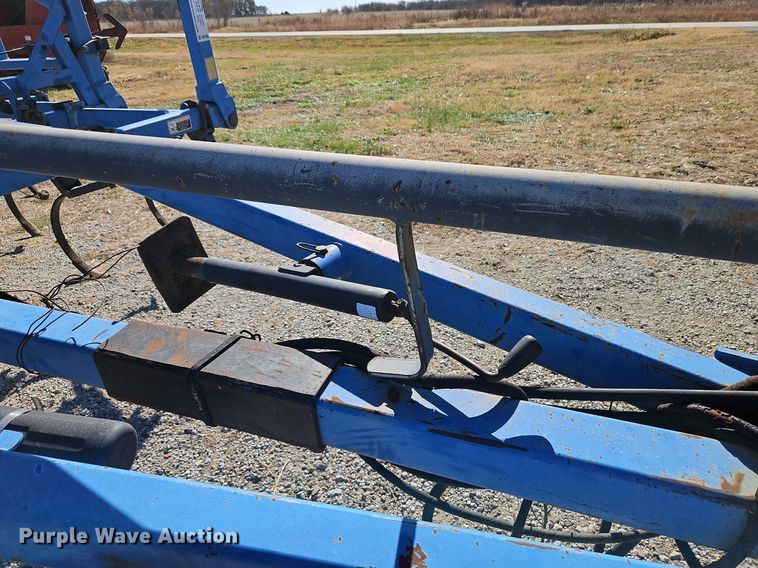 image for item DN7083 DMI Tigermate TMDF  field cultivator