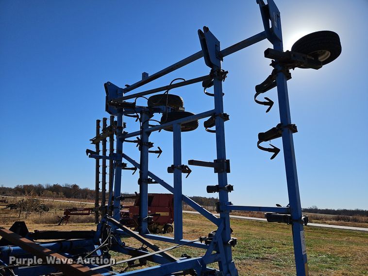 image for item DN7083 DMI Tigermate TMDF  field cultivator