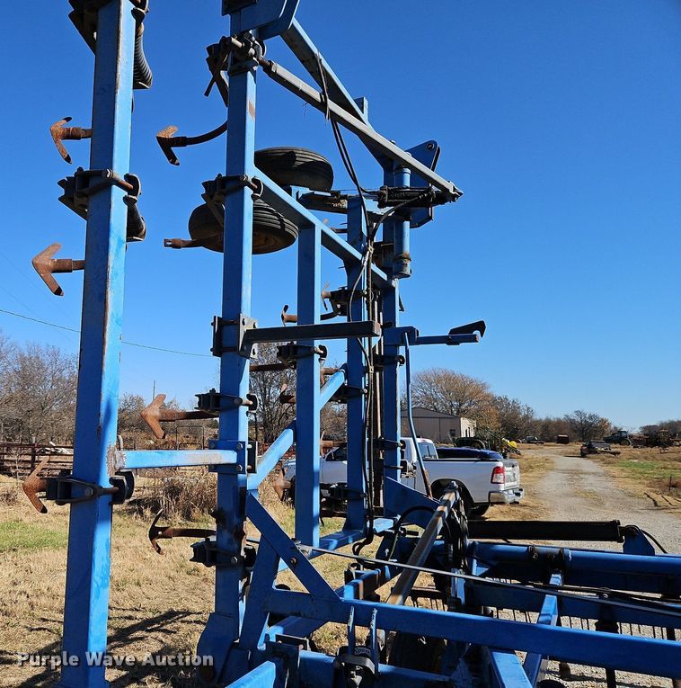 image for item DN7083 DMI Tigermate TMDF  field cultivator