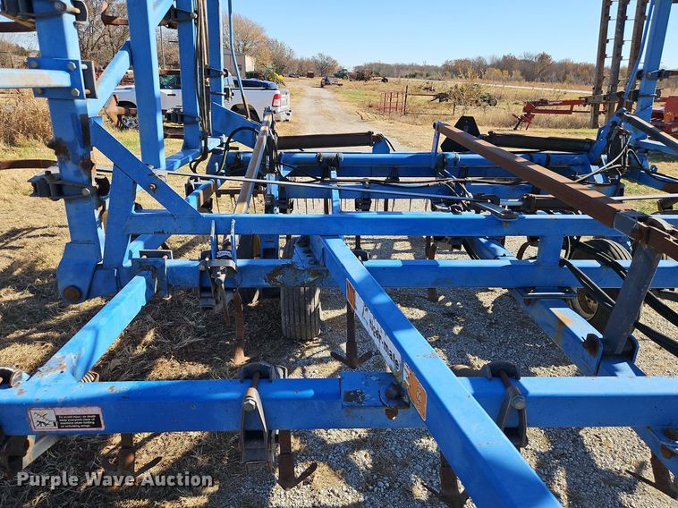 image for item DN7083 DMI Tigermate TMDF  field cultivator