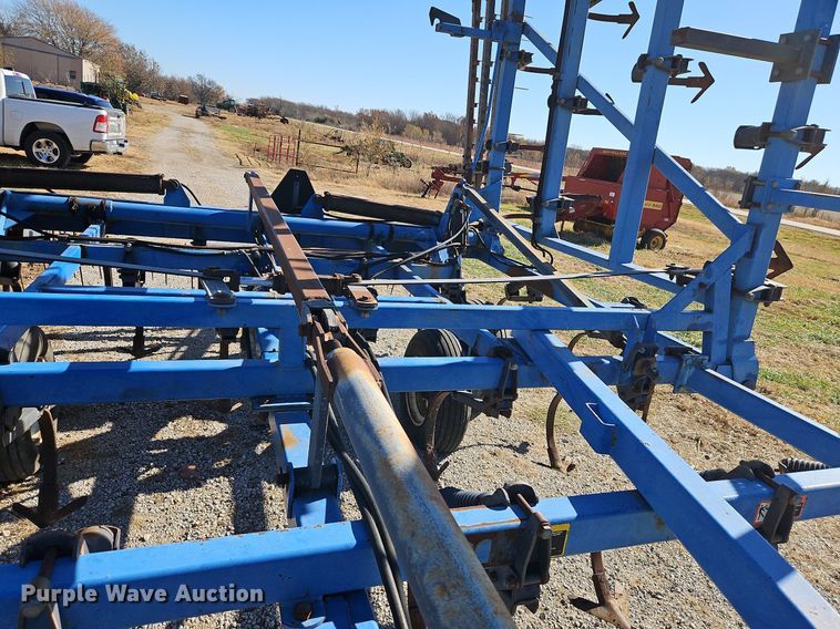 image for item DN7083 DMI Tigermate TMDF  field cultivator