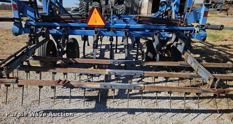 image for item DN7083 DMI Tigermate TMDF  field cultivator