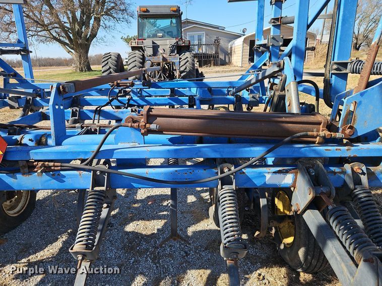 image for item DN7083 DMI Tigermate TMDF  field cultivator