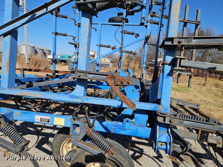 image for item DN7083 DMI Tigermate TMDF  field cultivator