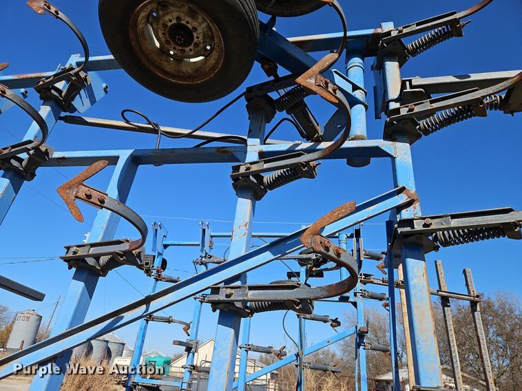 image for item DN7083 DMI Tigermate TMDF  field cultivator