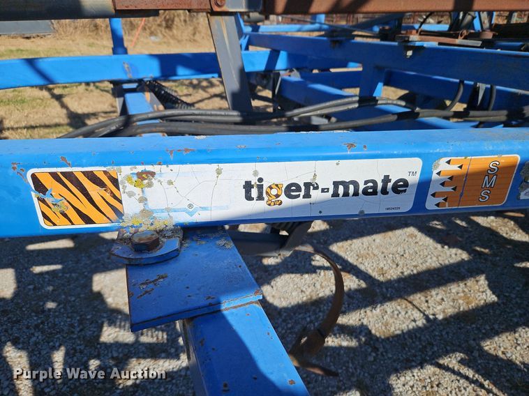 image for item DN7083 DMI Tigermate TMDF  field cultivator