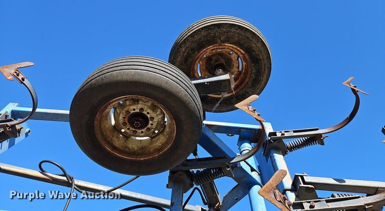 image for item DN7083 DMI Tigermate TMDF  field cultivator