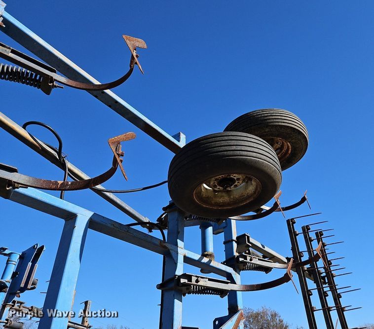 image for item DN7083 DMI Tigermate TMDF  field cultivator