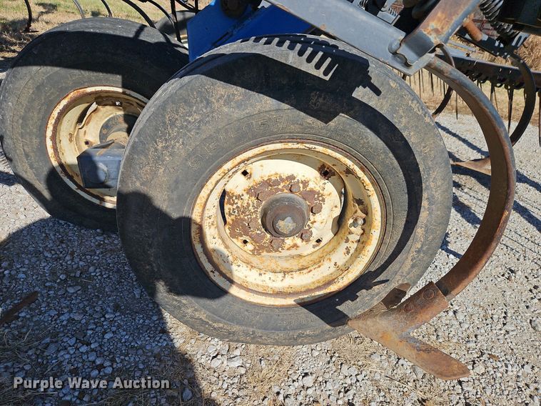 image for item DN7083 DMI Tigermate TMDF  field cultivator