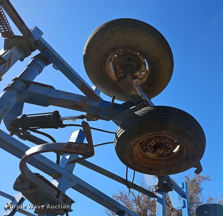 image for item DN7083 DMI Tigermate TMDF  field cultivator