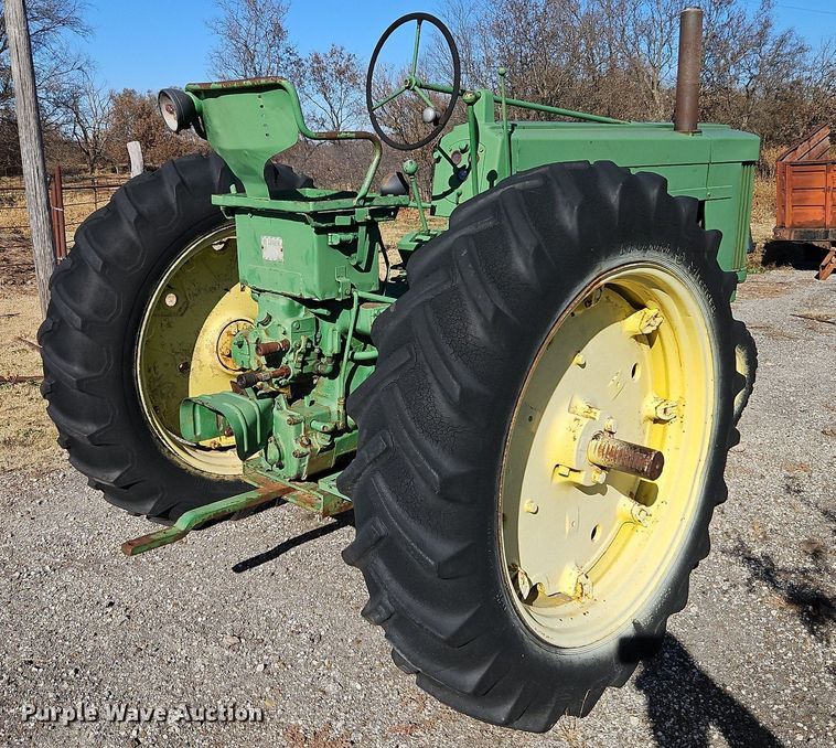image for item DN7088 John Deere 60  tractor