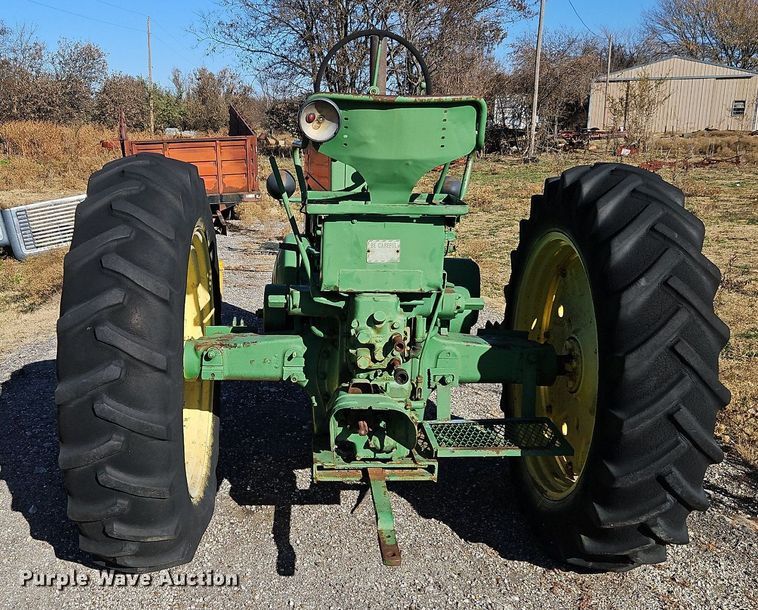 image for item DN7088 John Deere 60  tractor