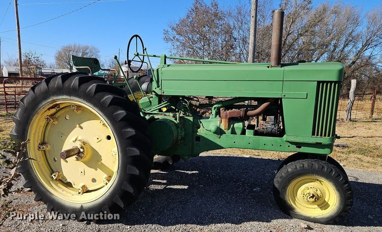 image for item DN7088 John Deere 60  tractor