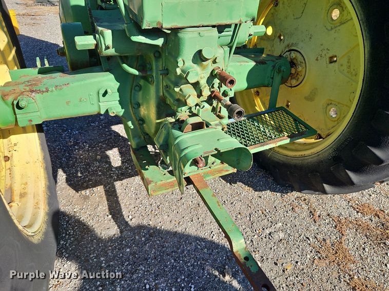 image for item DN7088 John Deere 60  tractor