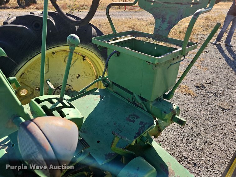 image for item DN7088 John Deere 60  tractor