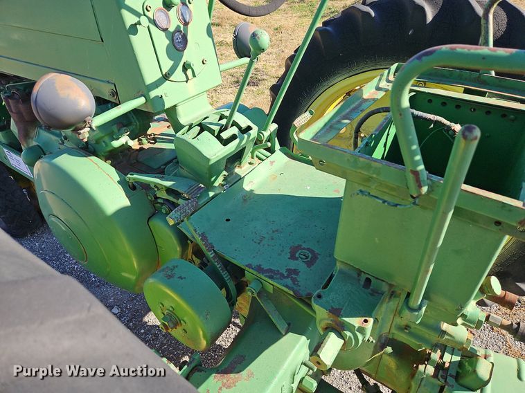 image for item DN7088 John Deere 60  tractor