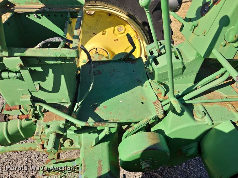 image for item DN7088 John Deere 60  tractor