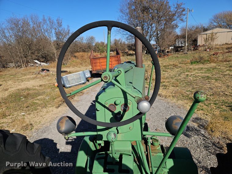 image for item DN7088 John Deere 60  tractor