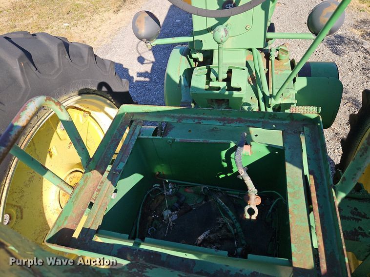 image for item DN7088 John Deere 60  tractor