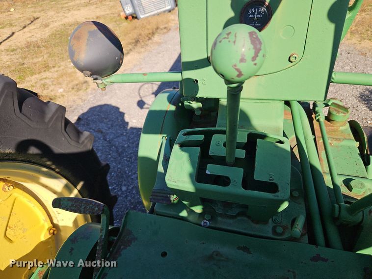 image for item DN7088 John Deere 60  tractor