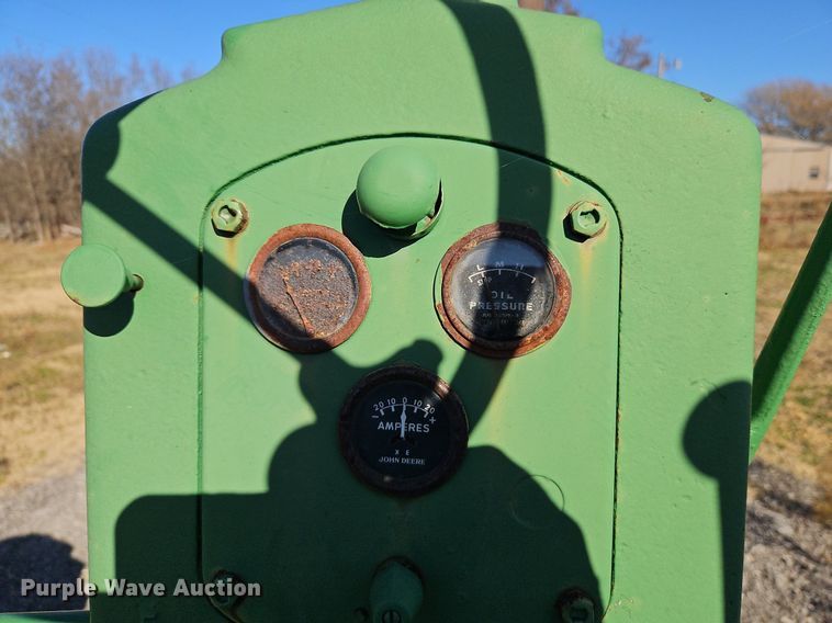 image for item DN7088 John Deere 60  tractor