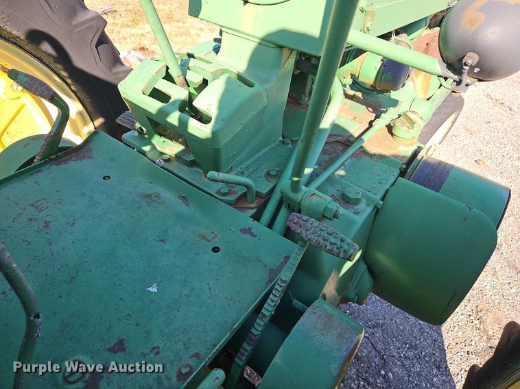 image for item DN7088 John Deere 60  tractor