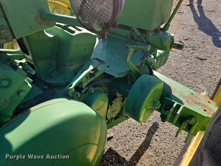 image for item DN7088 John Deere 60  tractor