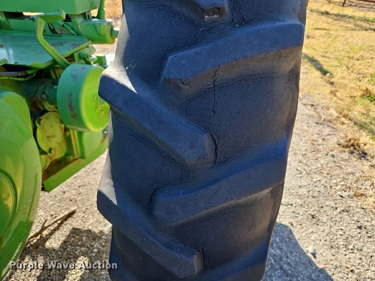 image for item DN7088 John Deere 60  tractor