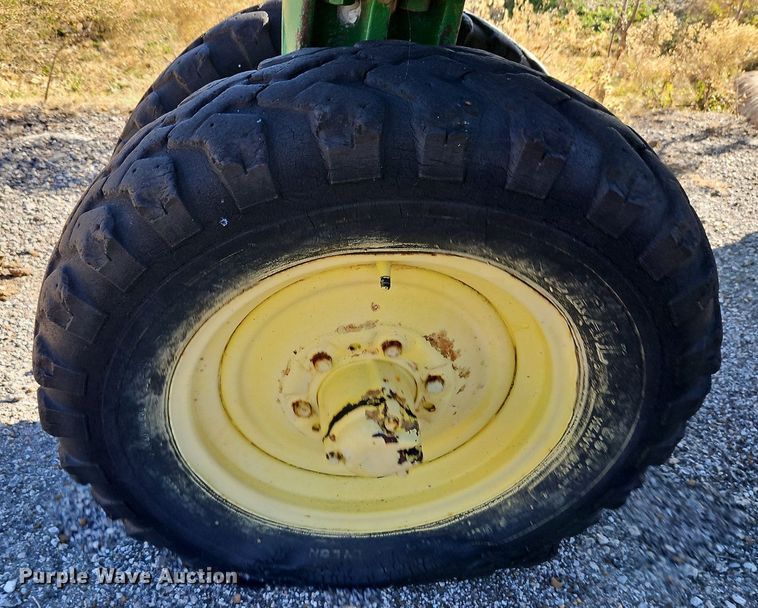 image for item DN7088 John Deere 60  tractor