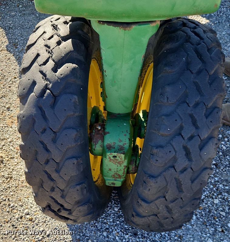 image for item DN7088 John Deere 60  tractor