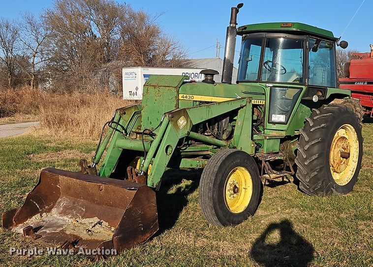 image for item DN7094 1977 John Deere 4430  tractor