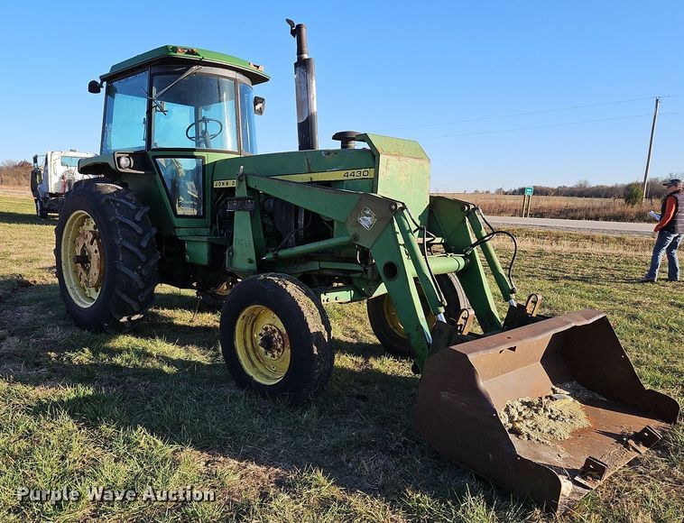 image for item DN7094 1977 John Deere 4430  tractor