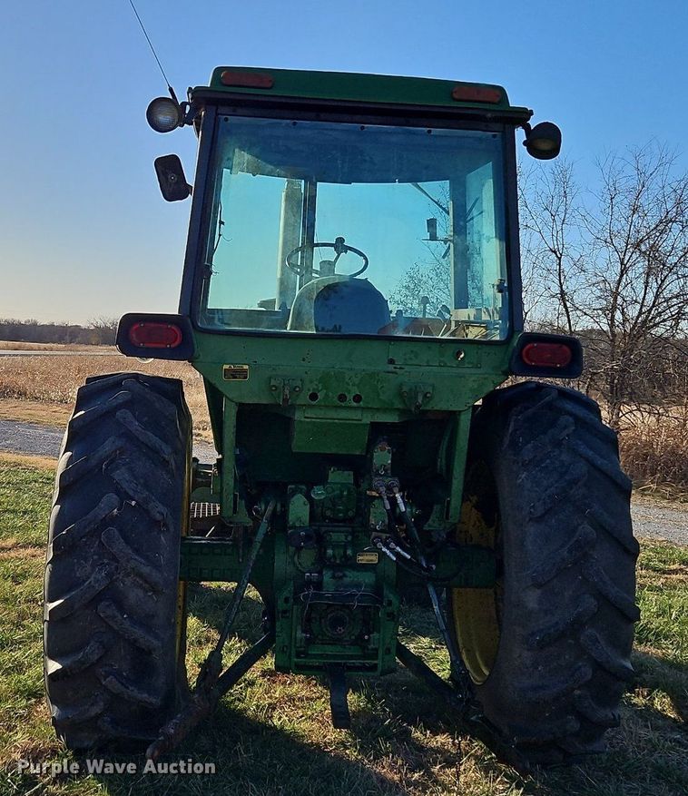 image for item DN7094 1977 John Deere 4430  tractor