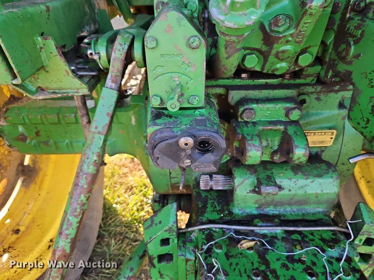 image for item DN7094 1977 John Deere 4430  tractor