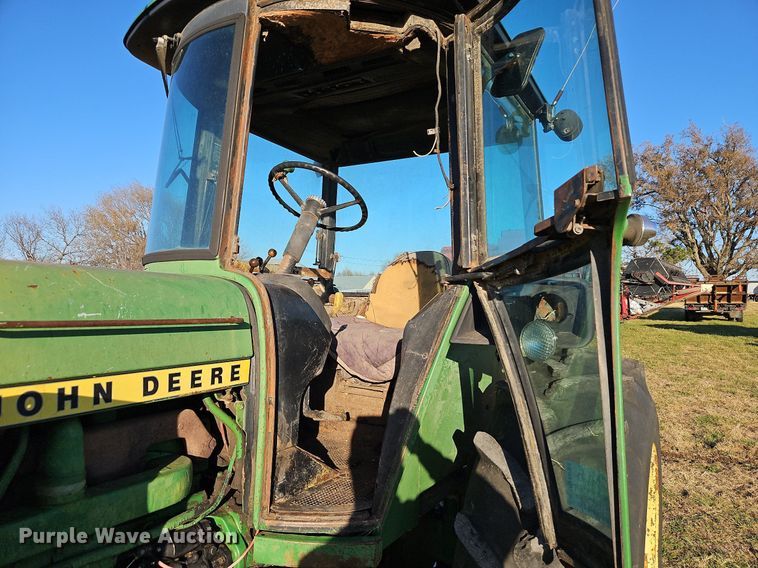 image for item DN7094 1977 John Deere 4430  tractor