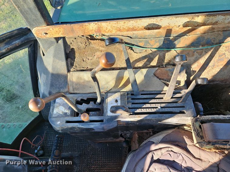 image for item DN7094 1977 John Deere 4430  tractor