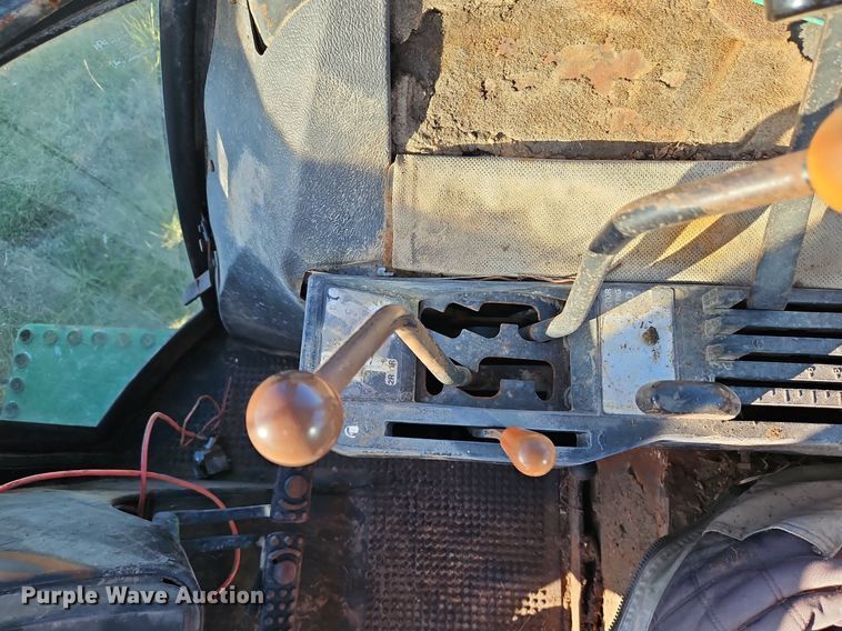 image for item DN7094 1977 John Deere 4430  tractor