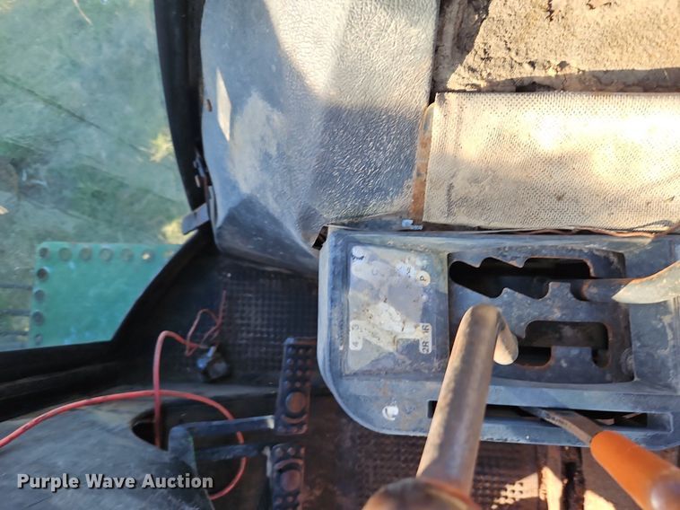 image for item DN7094 1977 John Deere 4430  tractor