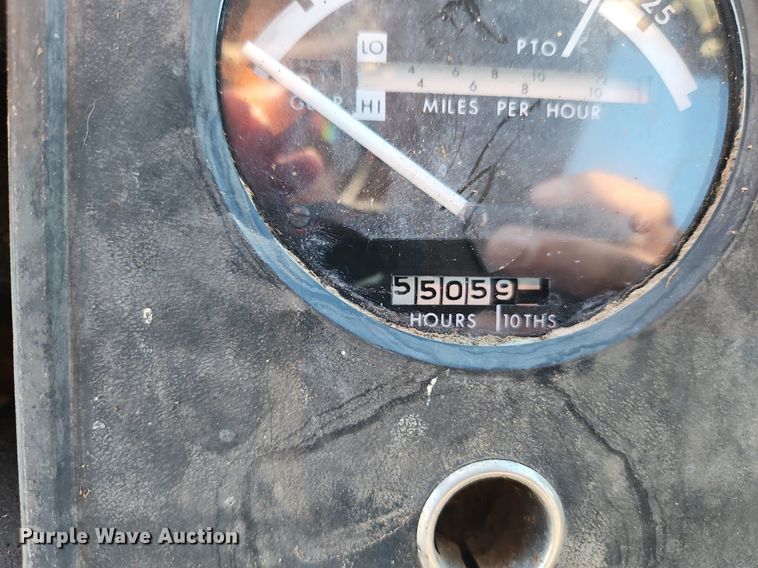 image for item DN7094 1977 John Deere 4430  tractor