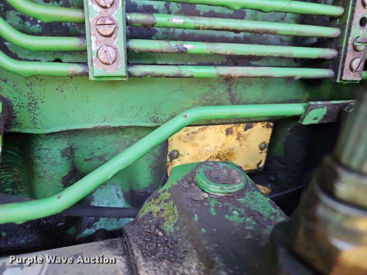 image for item DN7094 1977 John Deere 4430  tractor
