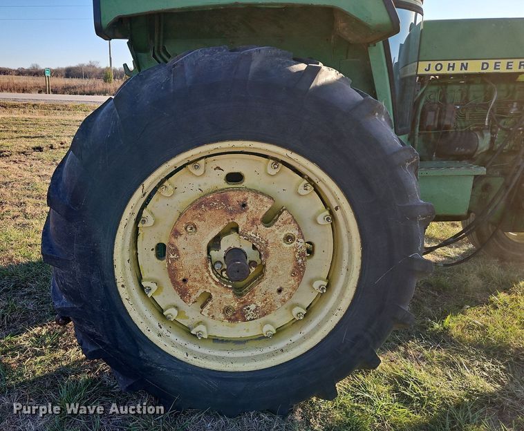 image for item DN7094 1977 John Deere 4430  tractor