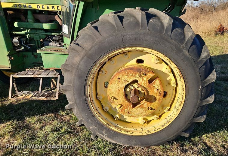 image for item DN7094 1977 John Deere 4430  tractor