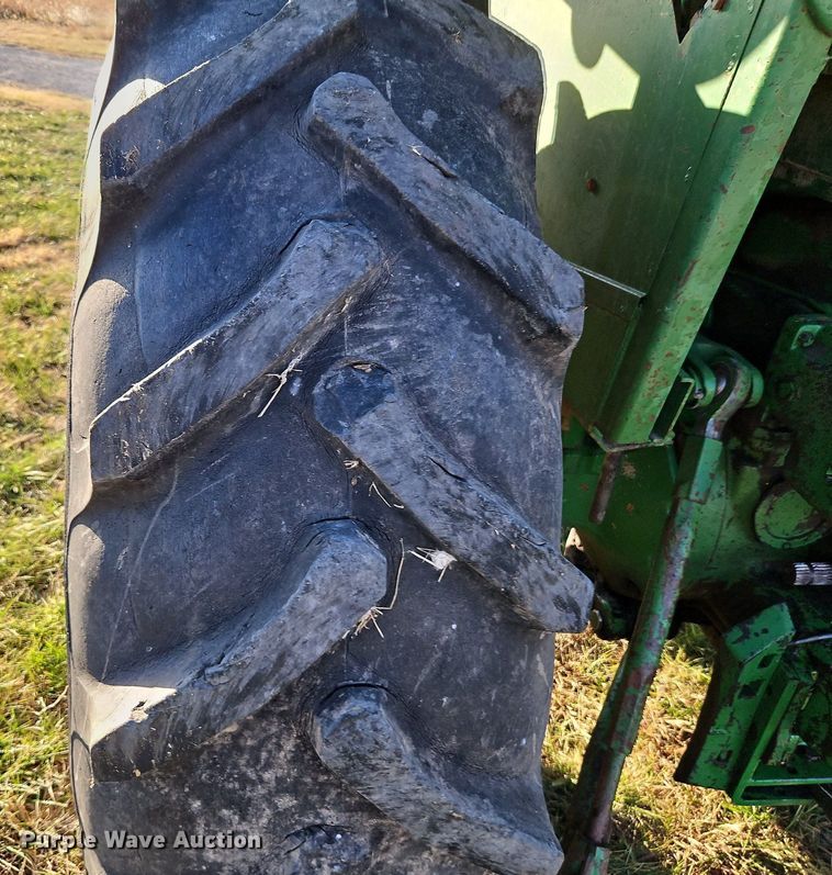 image for item DN7094 1977 John Deere 4430  tractor