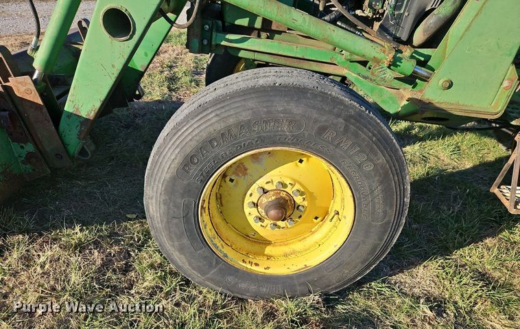 image for item DN7094 1977 John Deere 4430  tractor