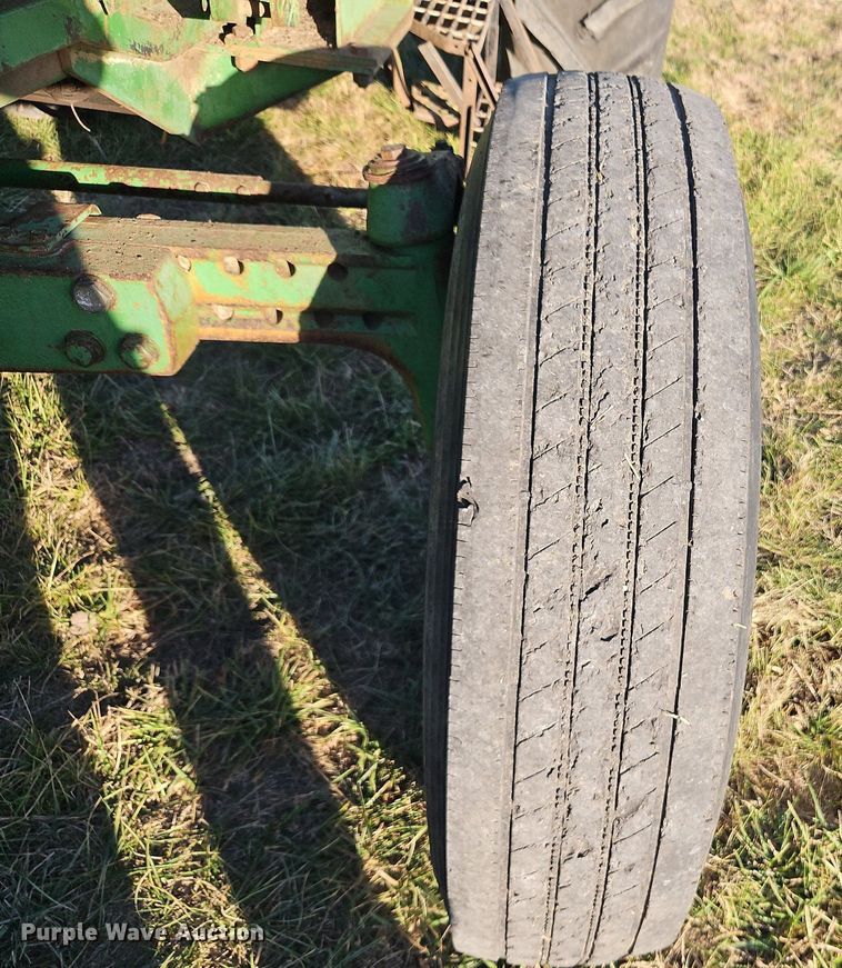 image for item DN7094 1977 John Deere 4430  tractor