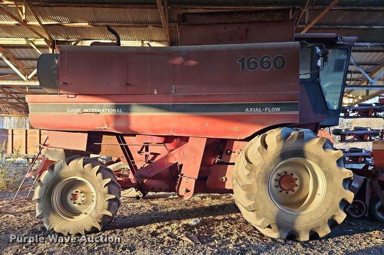 image for item DN7097 1988 Case IH 1660 Axial-Flow  RWA combine
