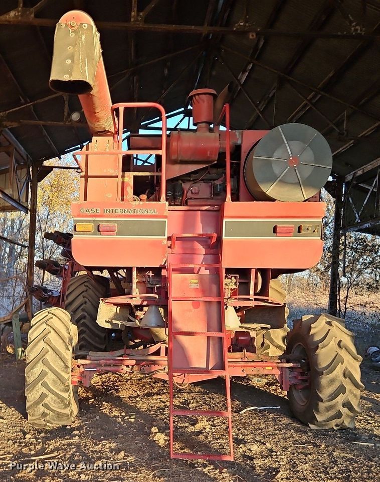 Case IH 1660 RWA combine in Thayer, KS | Item DN7097 for sale | Purple Wave
