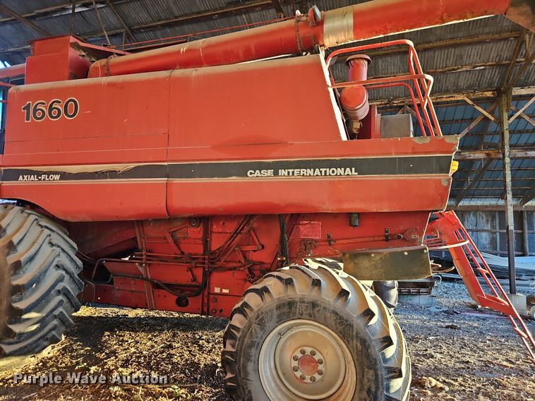 image for item DN7097 1988 Case IH 1660 Axial-Flow  RWA combine