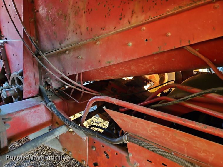 image for item DN7097 1988 Case IH 1660 Axial-Flow  RWA combine