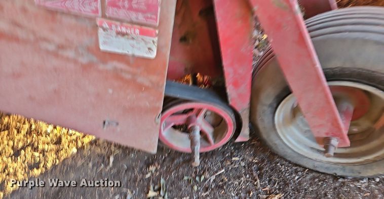 image for item DN7097 1988 Case IH 1660 Axial-Flow  RWA combine